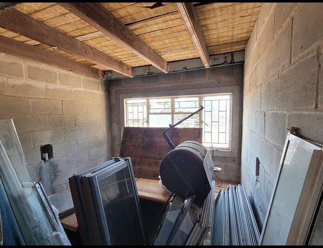 1,556M² WORKSHOP FOR SALE IN HOPEFIELD